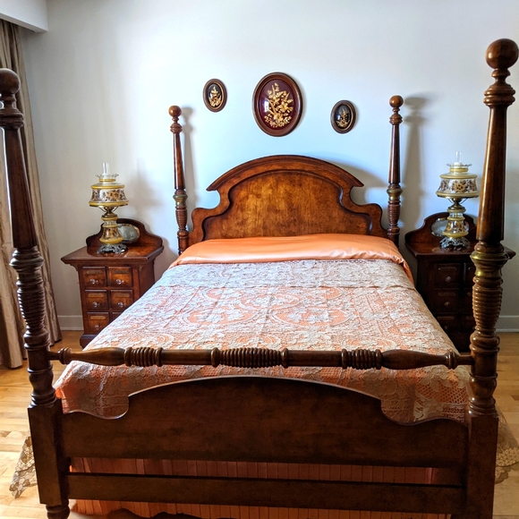 Satin and Lace QUEEN BEDSPREAD - 2 pieces - Picture 6 of 7